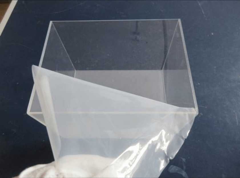 helm_vitrine_beschermfolie